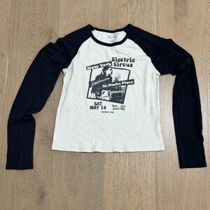 Brandy Melville Women's Black and Cream Shirt